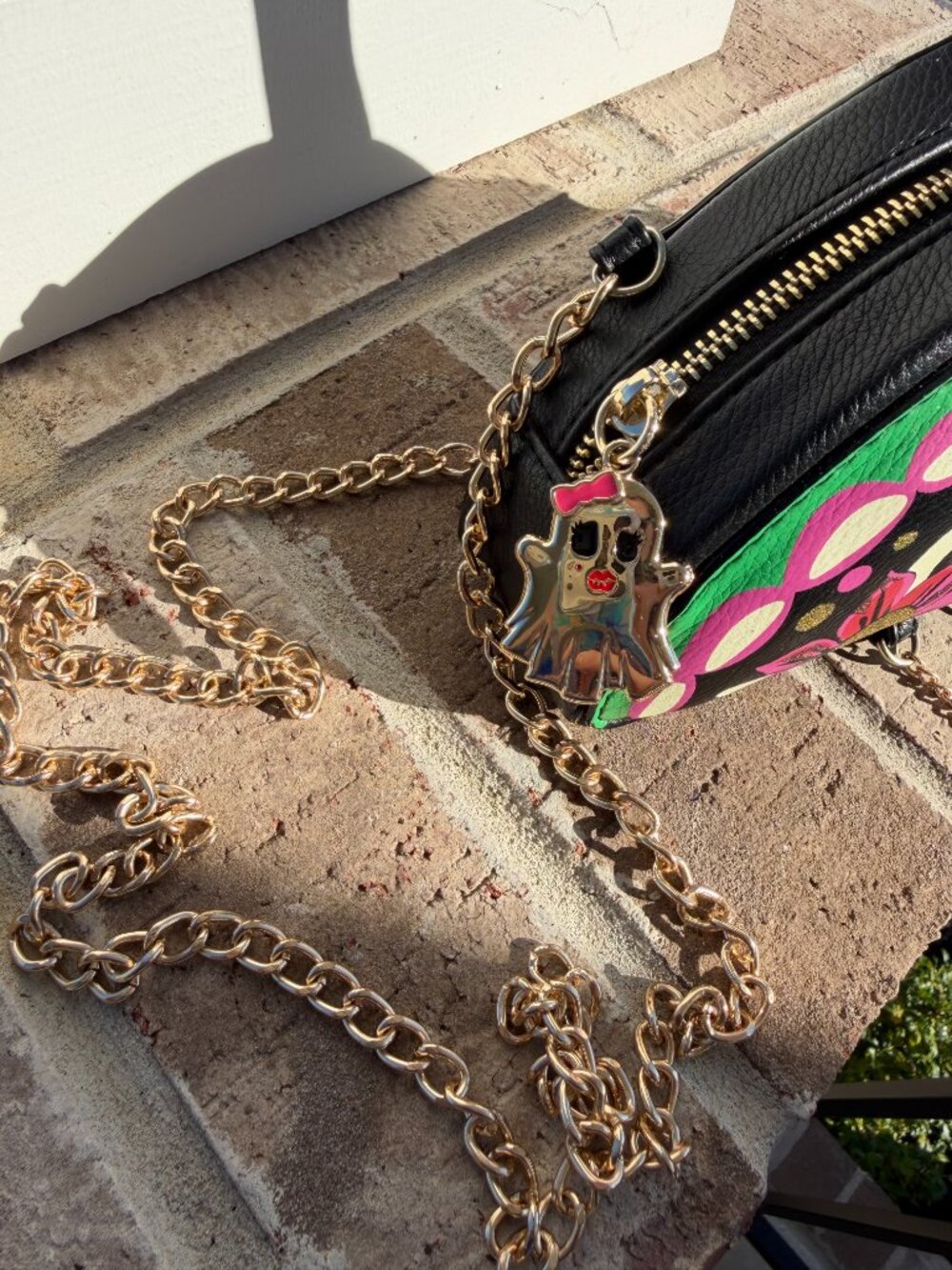 Betsey Johnson BETSEYVILLE Flamingo  Sugerskull Crossbody glow in the dark! - Picture 5 of 10